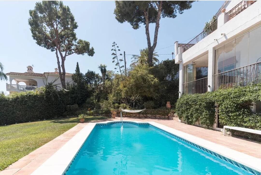 Townhouse in Marbella — photo 1 of 10