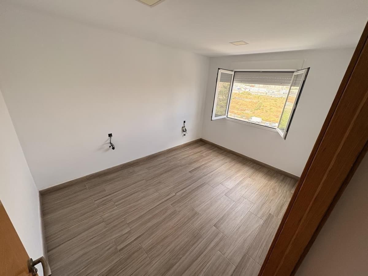 Middle Floor Apartment in Málaga — photo 10 of 10
