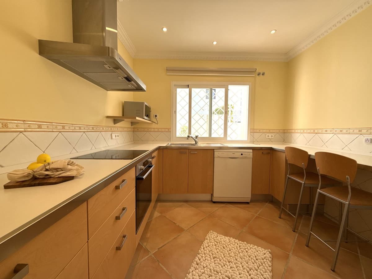 Semi-Detached House in San Pedro de Alcántara — photo 7 of 10