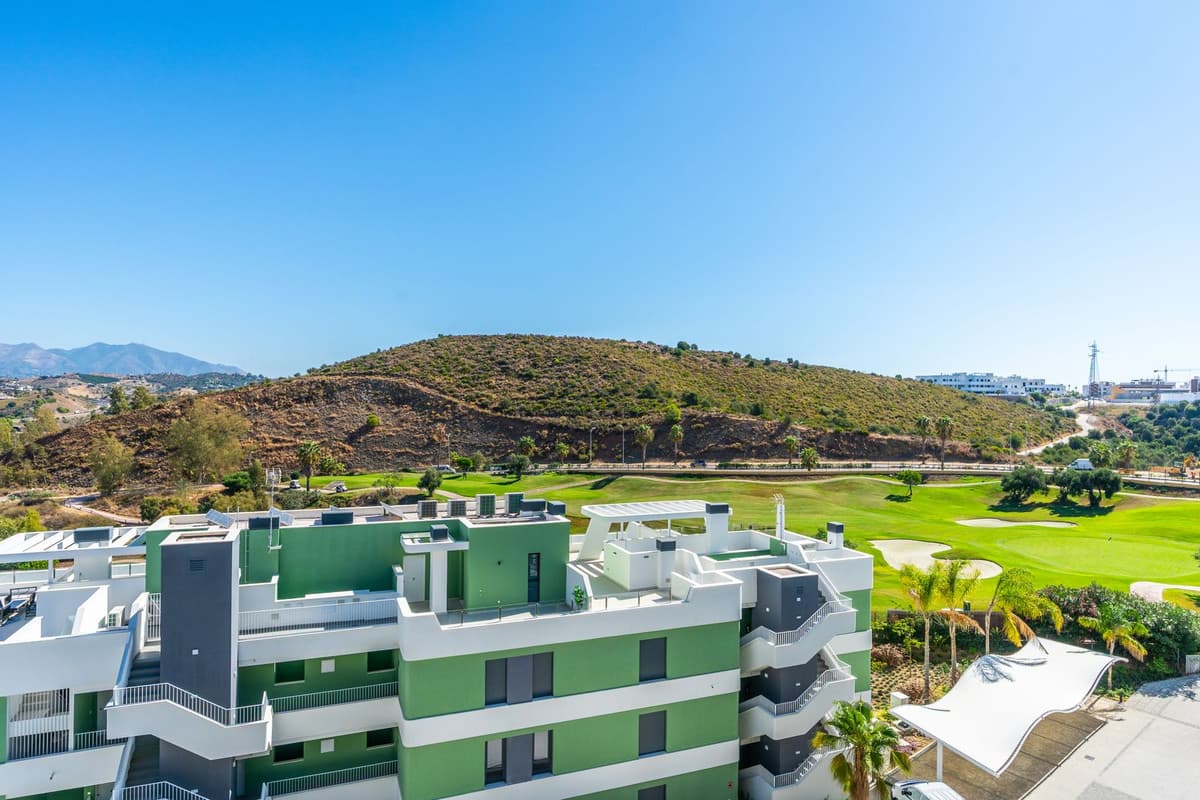 Middle Floor Apartment in Mijas Costa — photo 3 of 10