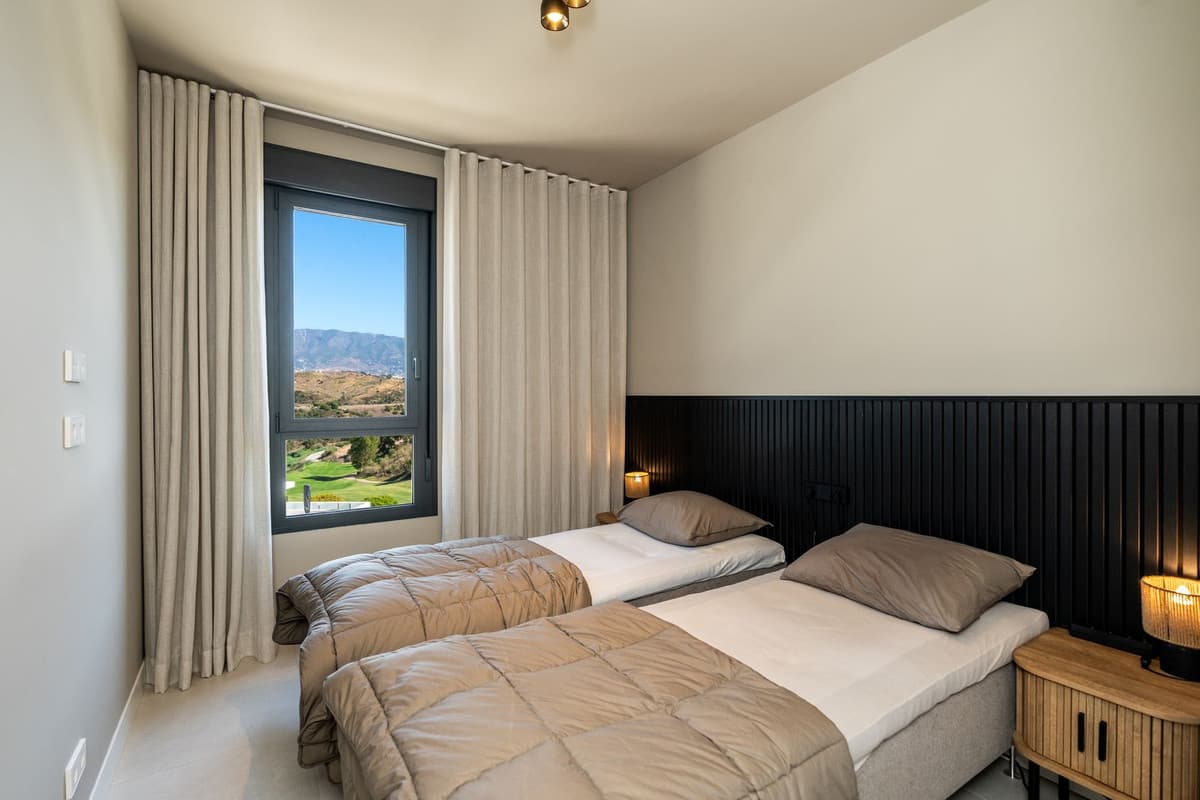 Middle Floor Apartment in Mijas Costa — photo 8 of 10
