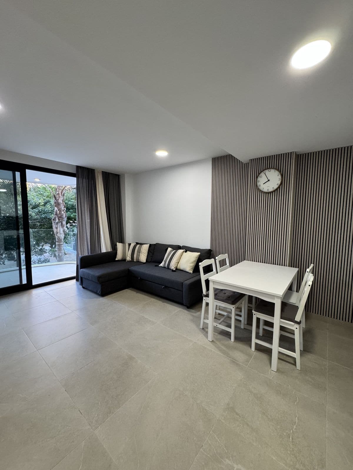 Middle Floor Apartment in Estepona — photo 2 of 10