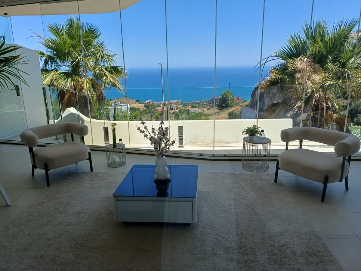 Middle Floor Apartment in Benalmadena — photo 2 of 10