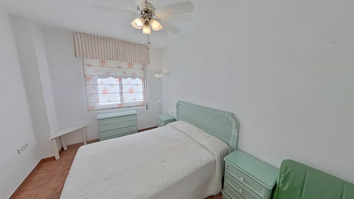 Middle Floor Apartment in Marbella — photo 3 of 10