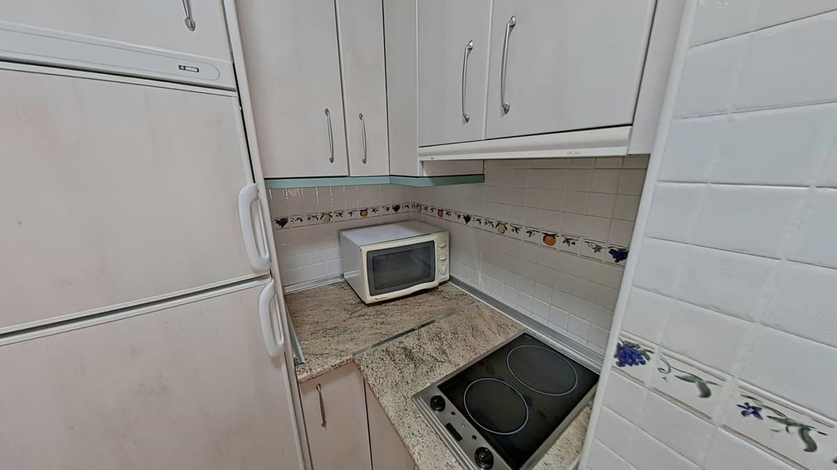 Middle Floor Apartment in Marbella — photo 5 of 10