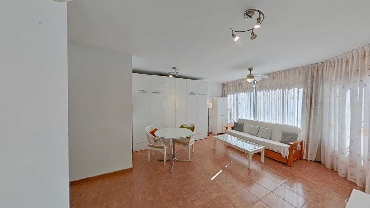 Middle Floor Apartment in Marbella — photo 9 of 10