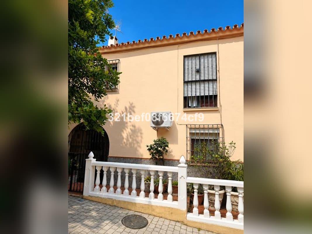 Townhouse in Estepona — photo 9 of 10