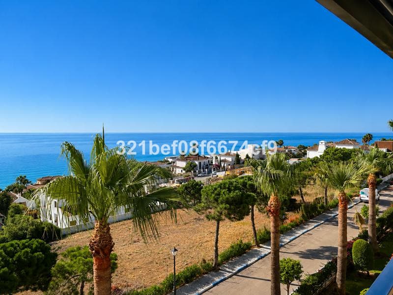 Ground Floor Apartment in San Luis de Sabinillas — photo 2 of 10
