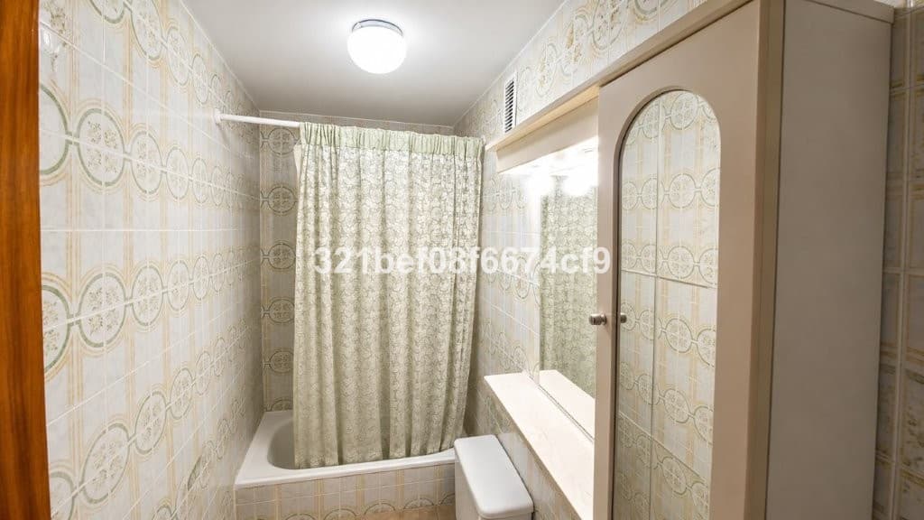 Ground Floor Apartment in Málaga — photo 9 of 10