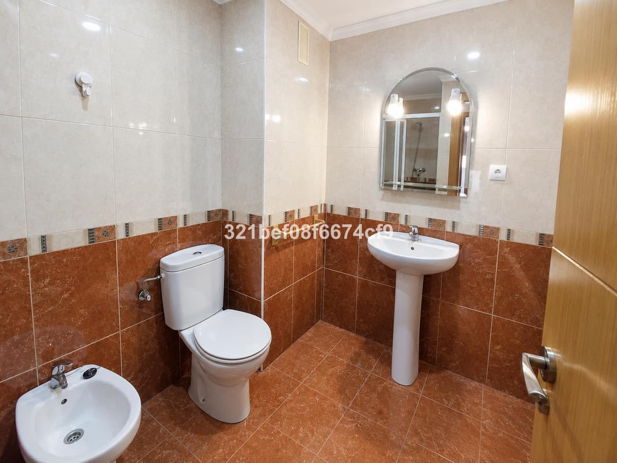 Ground Floor Apartment in Málaga — photo 8 of 10