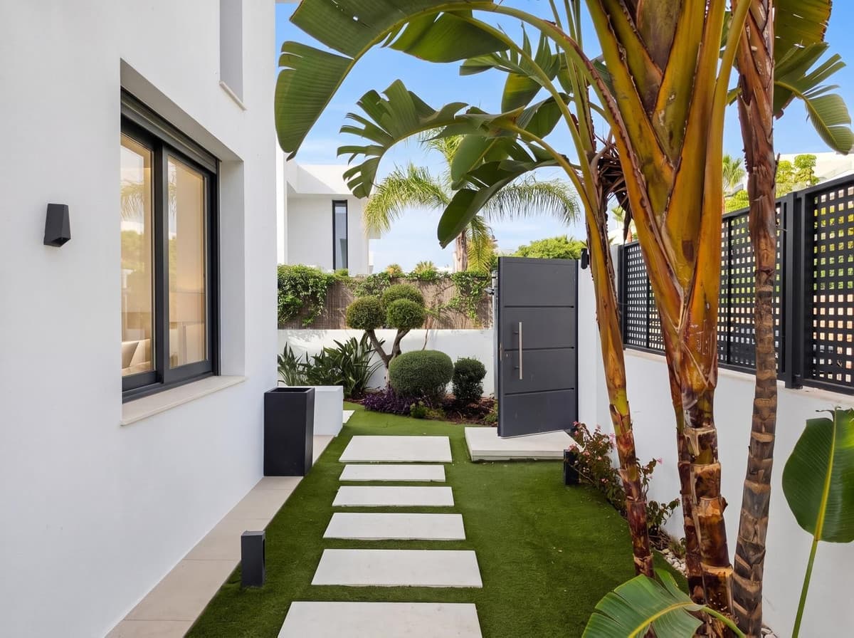 Detached Villa in El Paraiso — photo 6 of 10