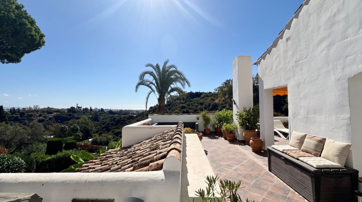 Top Floor Apartment in Los Almendros — photo 5 of 10