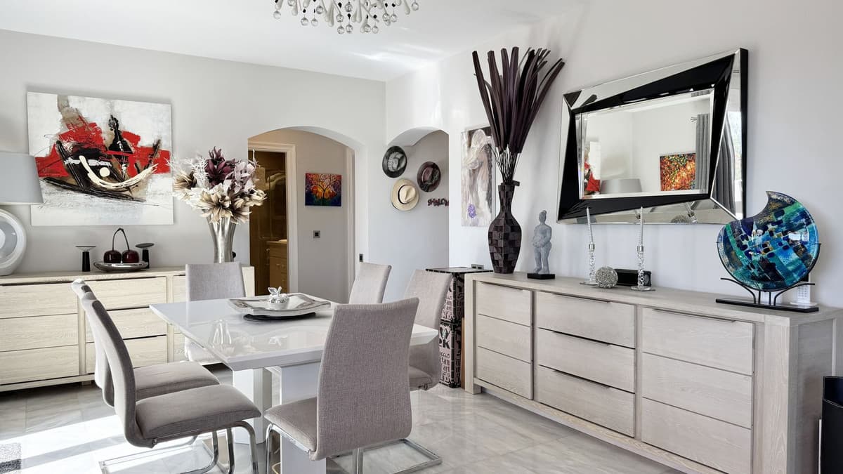 Top Floor Apartment in Los Almendros — photo 10 of 10