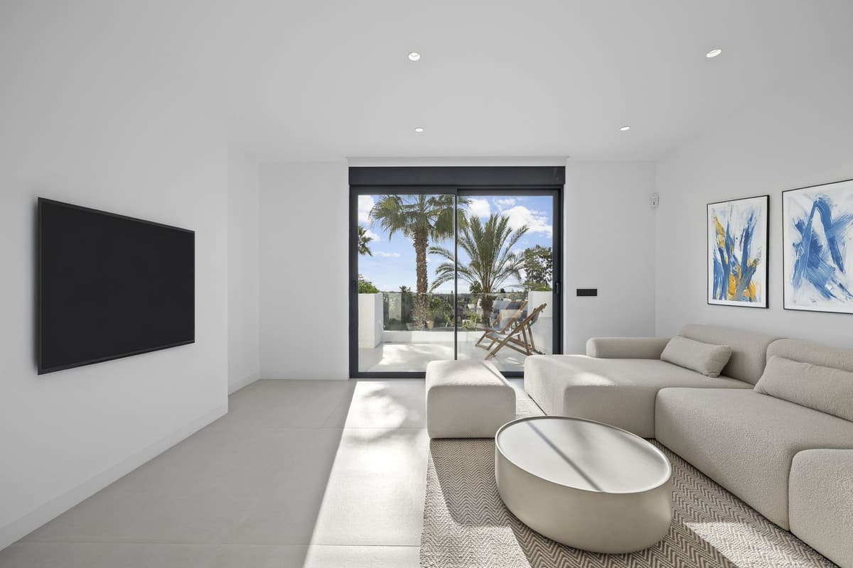 Penthouse Duplex in El Paraiso — photo 8 of 10