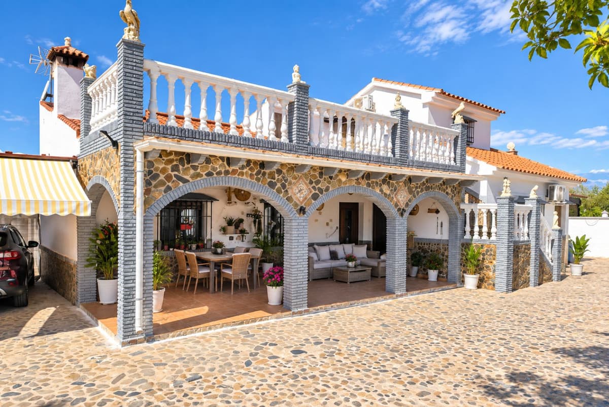 Detached Villa in Cártama — photo 1 of 10