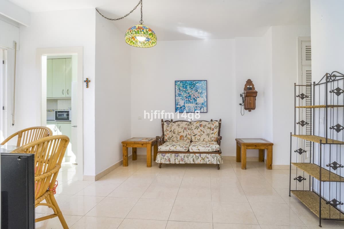 Middle Floor Apartment in Nueva Andalucía — photo 6 of 10