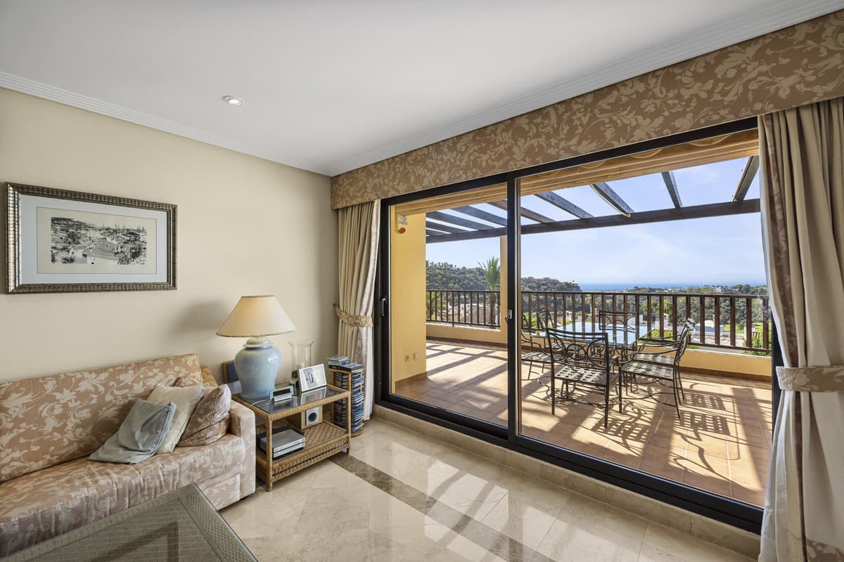 Penthouse in Benahavís — photo 5 of 10