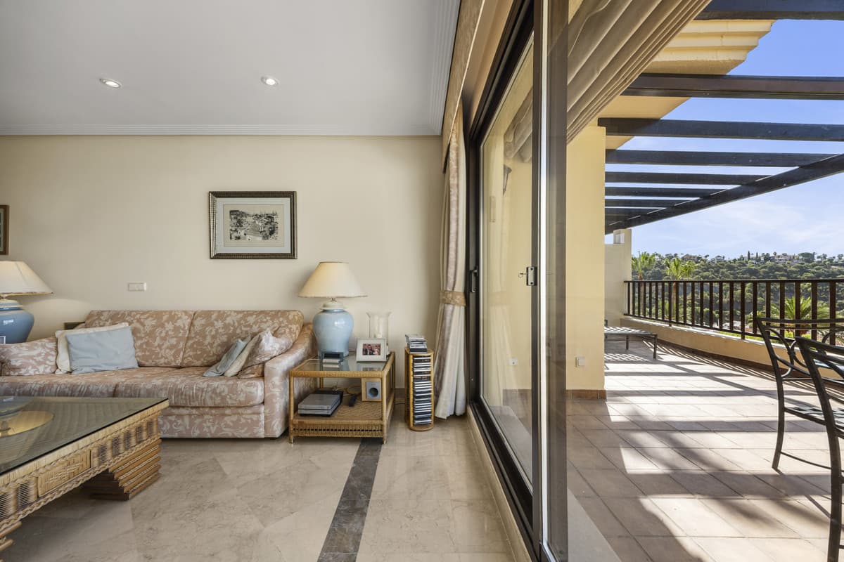 Penthouse in Benahavís — photo 6 of 10