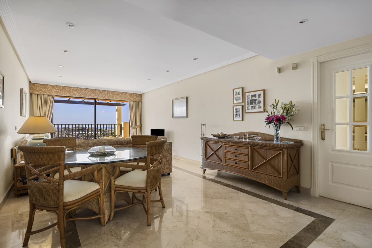 Penthouse in Benahavís — photo 9 of 10