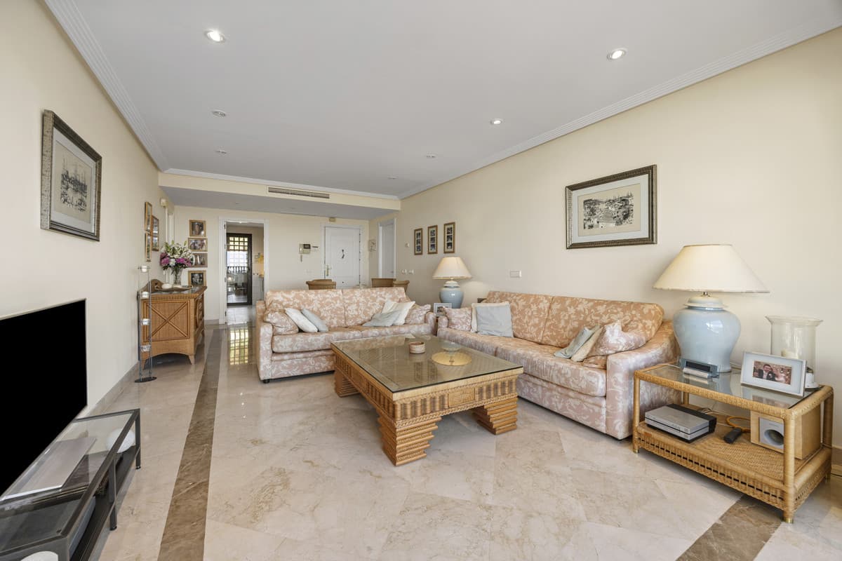 Penthouse in Benahavís — photo 10 of 10