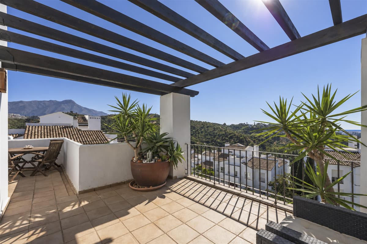 Penthouse in Benahavís — photo 2 of 10