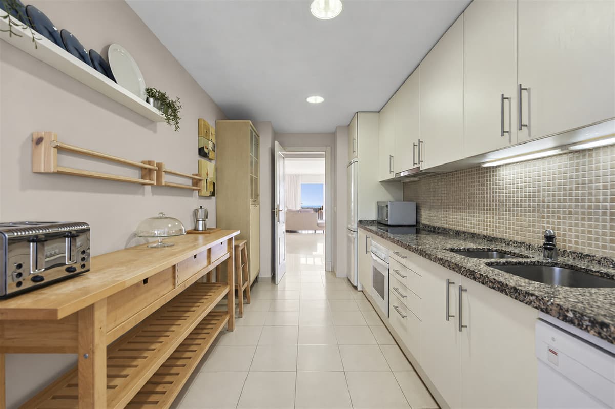 Penthouse in Benahavís — photo 7 of 10