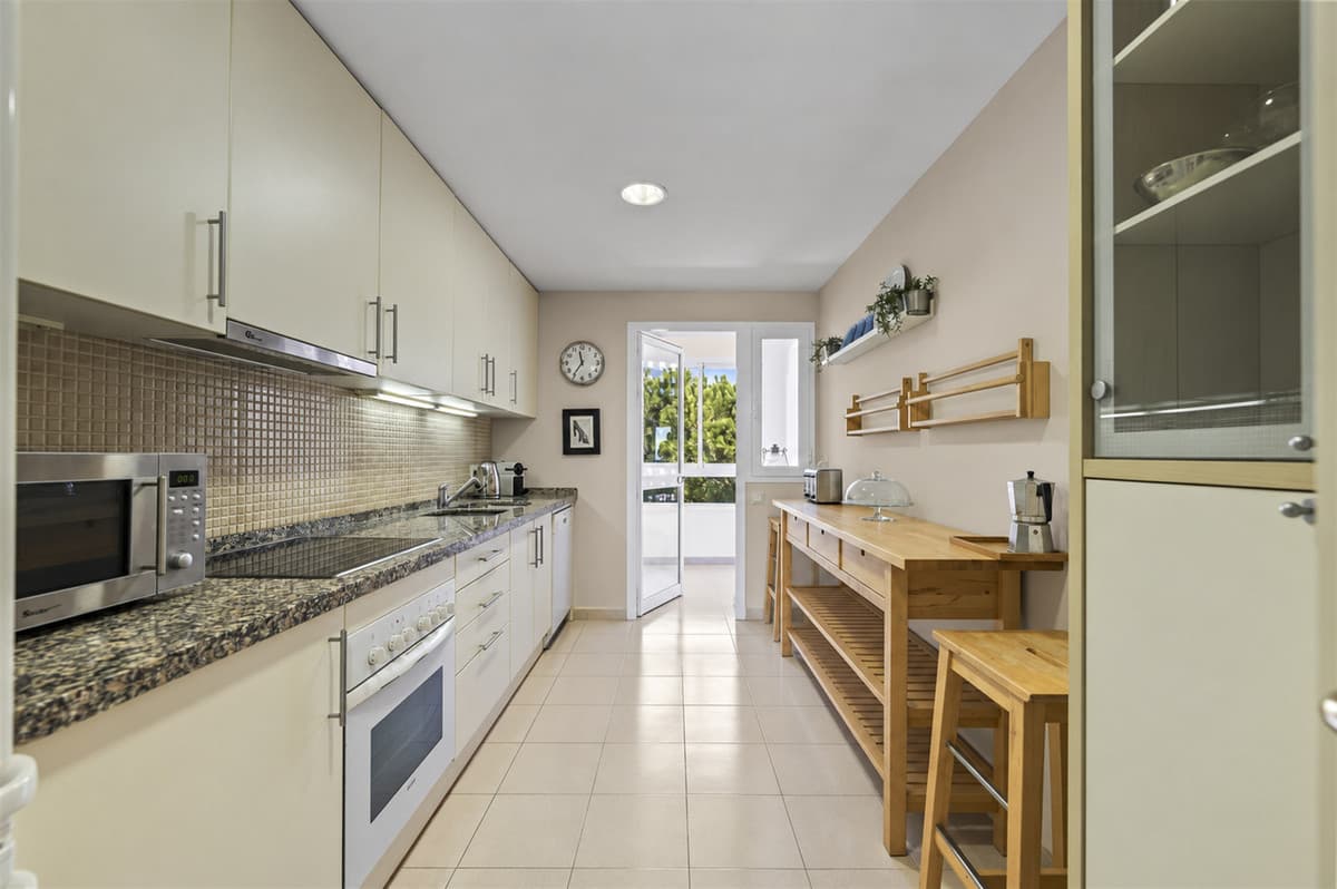 Penthouse in Benahavís — photo 8 of 10