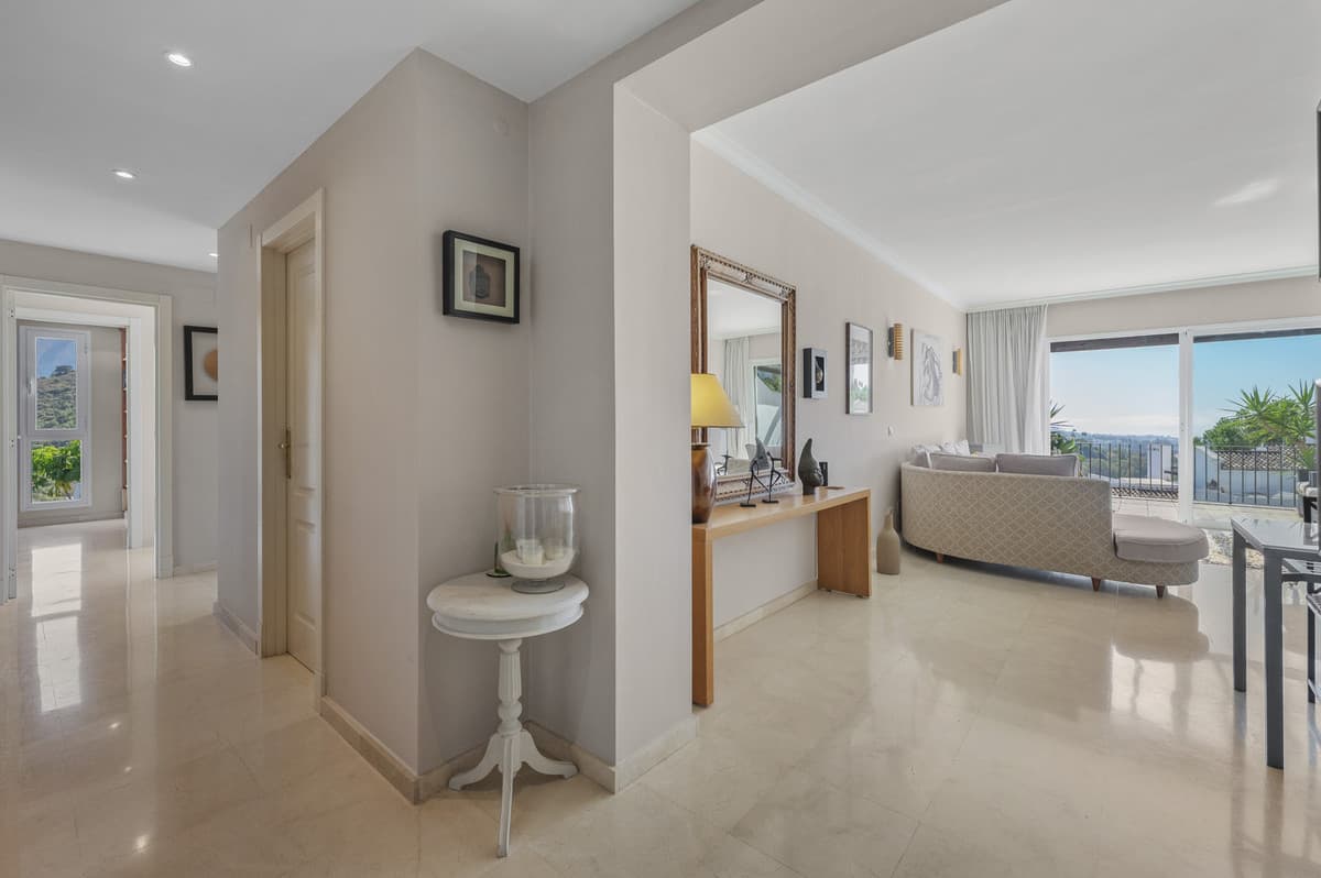 Penthouse in Benahavís — photo 9 of 10