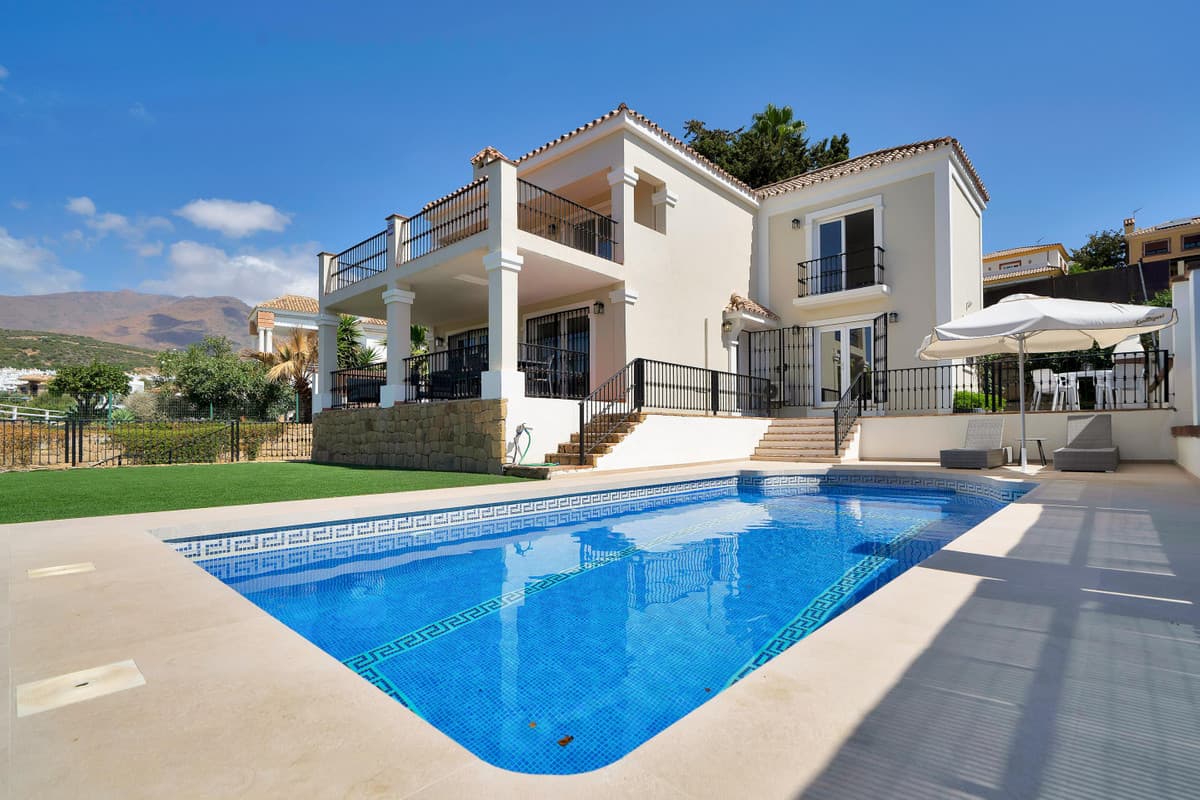 Detached Villa in Valle Romano — photo 1 of 10