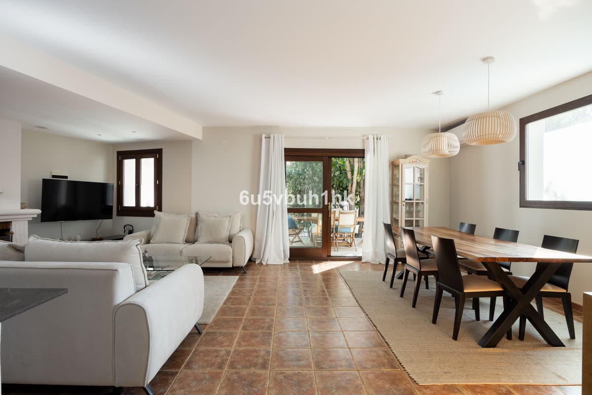 Detached Villa in Estepona — photo 3 of 10