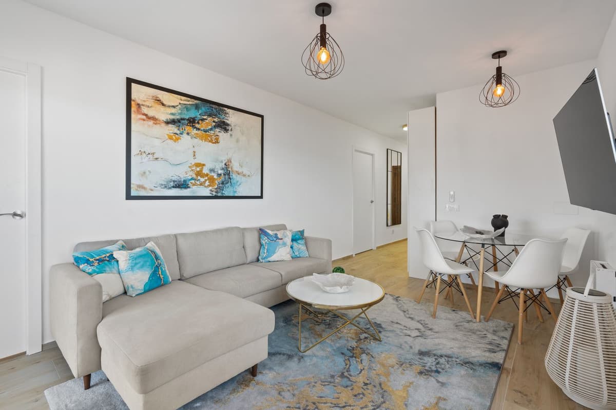 Middle Floor Apartment in Estepona — photo 5 of 10