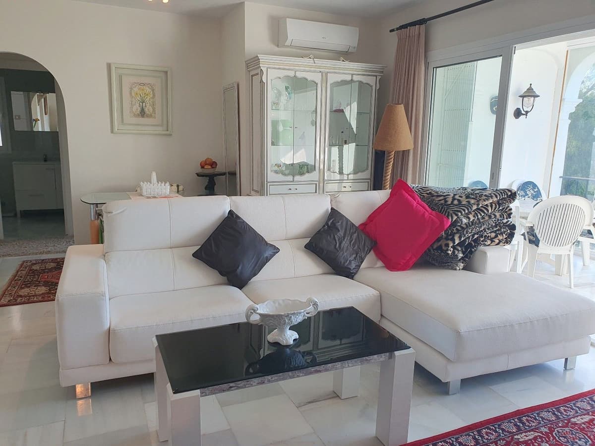 Top Floor Apartment in El Paraiso — photo 3 of 10