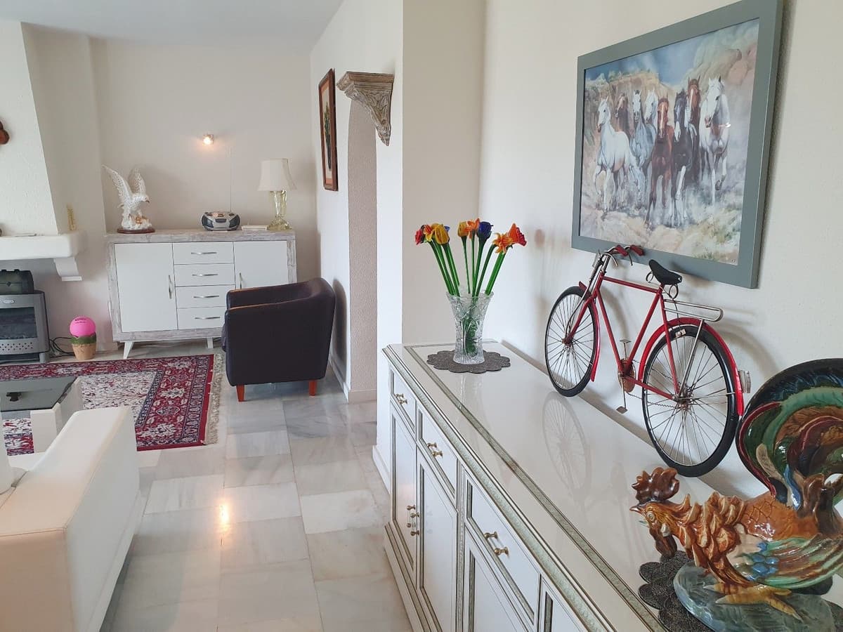 Top Floor Apartment in El Paraiso — photo 6 of 10