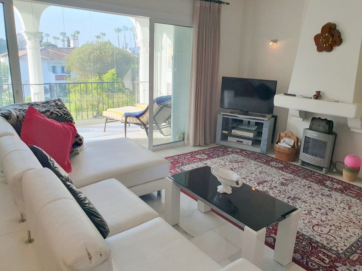 Top Floor Apartment in El Paraiso — photo 9 of 10