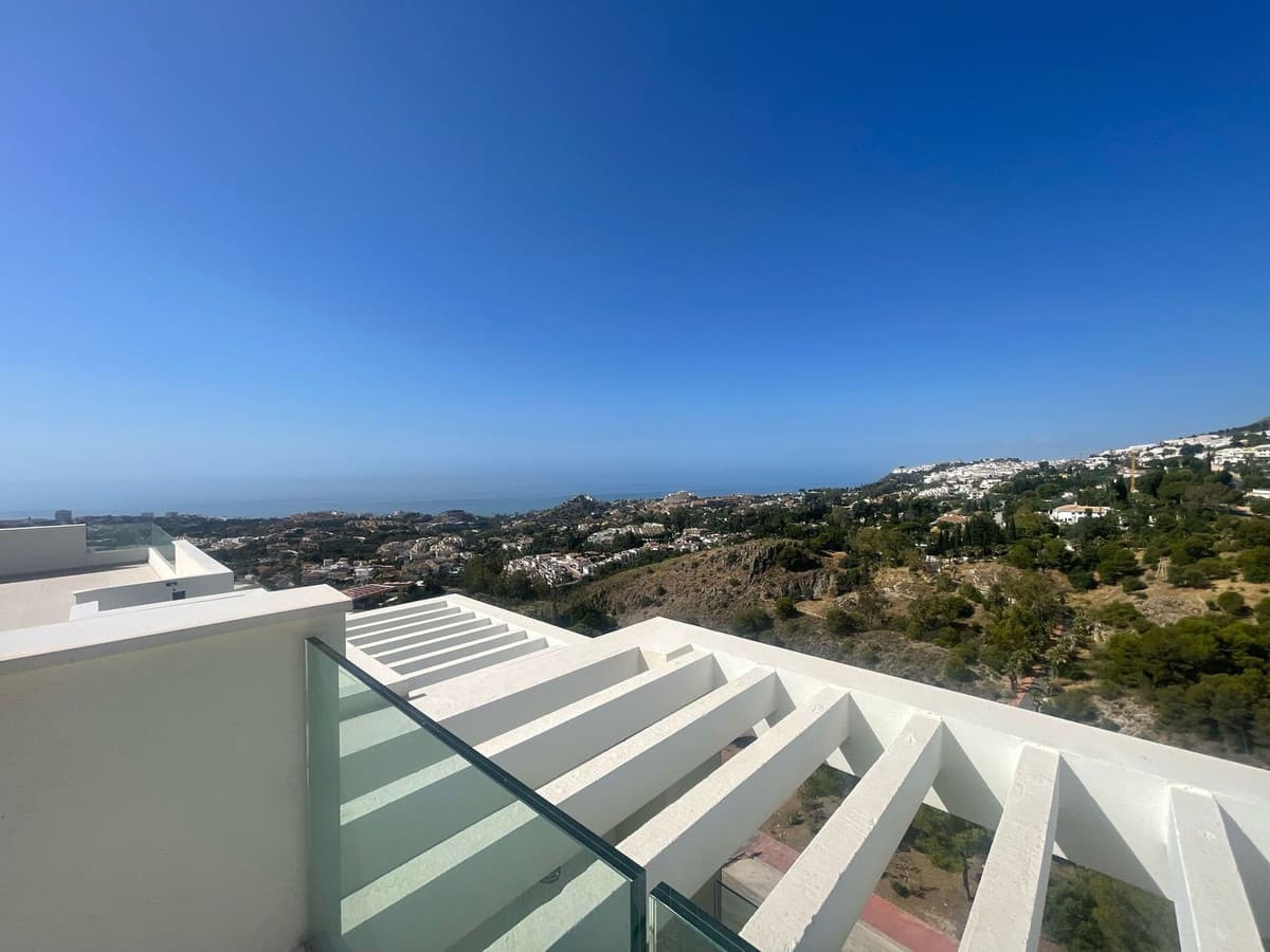 Top Floor Apartment in Benalmadena — photo 5 of 10