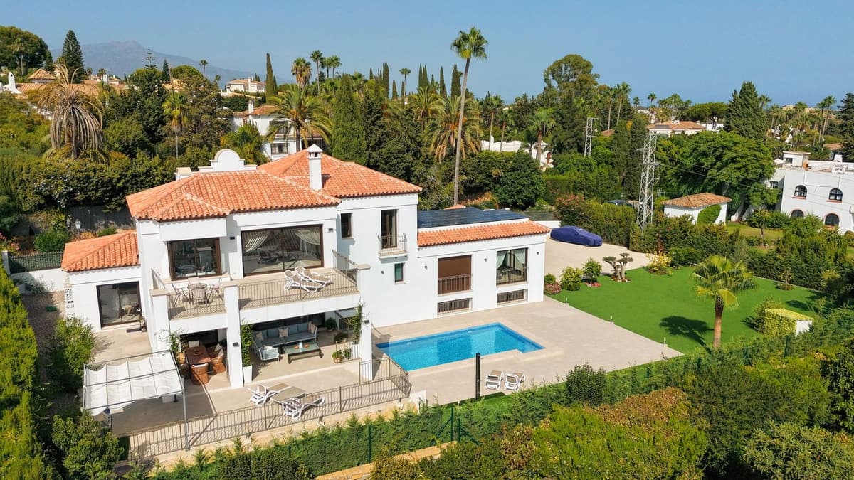 Detached Villa in Estepona — photo 1 of 10