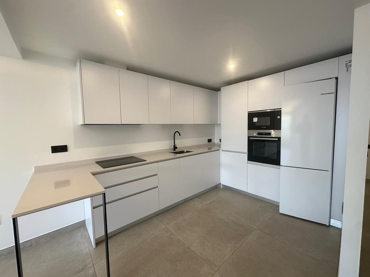 Middle Floor Apartment in Fuengirola — photo 2 of 8