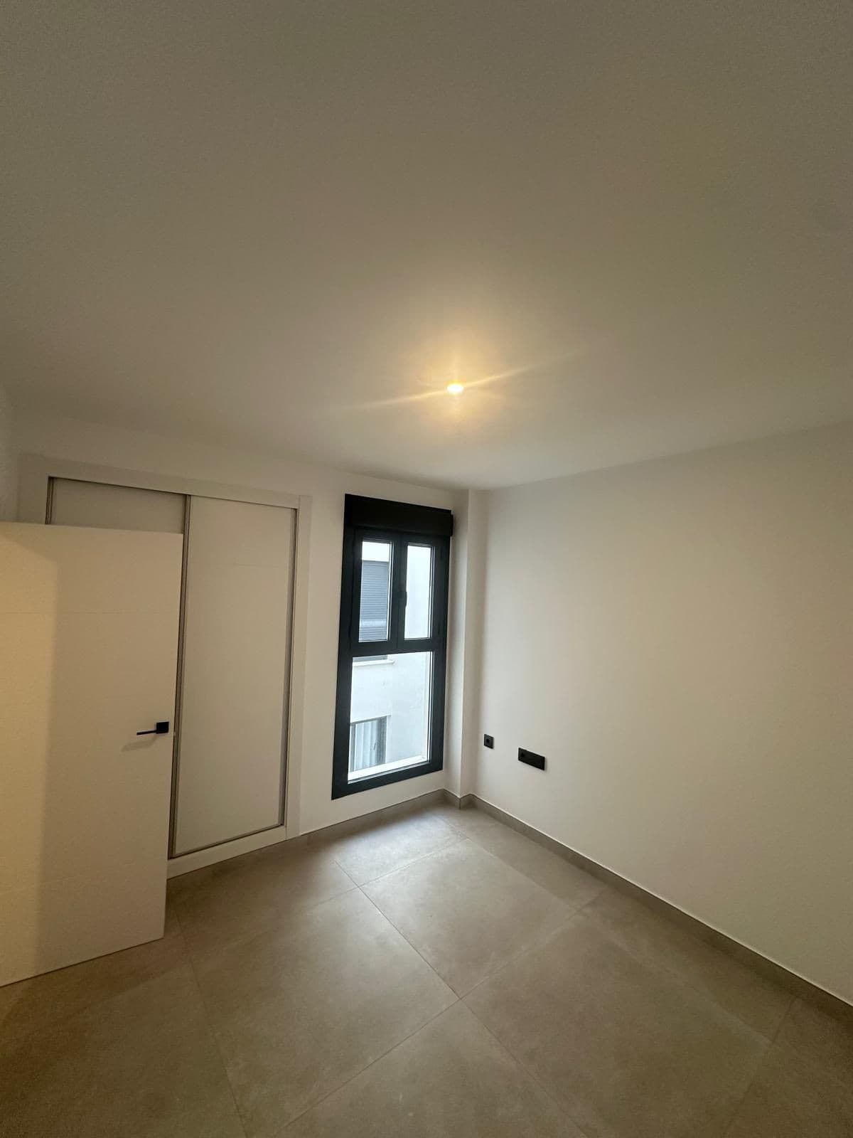 Middle Floor Apartment in Fuengirola — photo 7 of 8