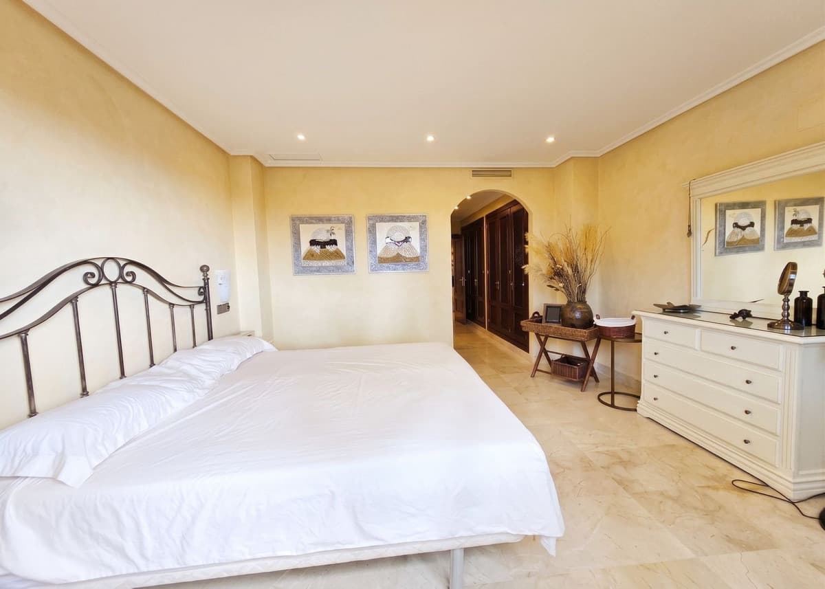 Ground Floor Apartment in La Mairena — photo 9 of 10