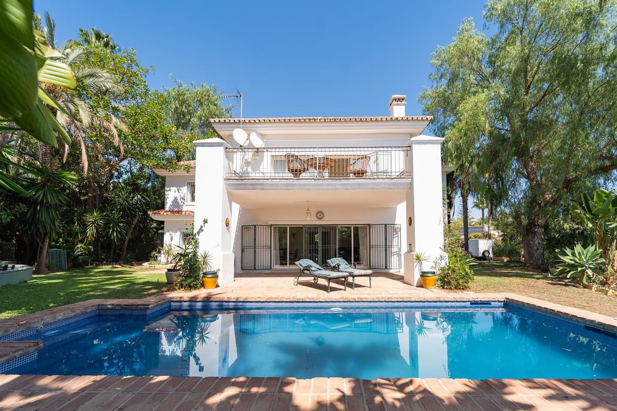 Detached Villa in El Rosario — photo 1 of 10