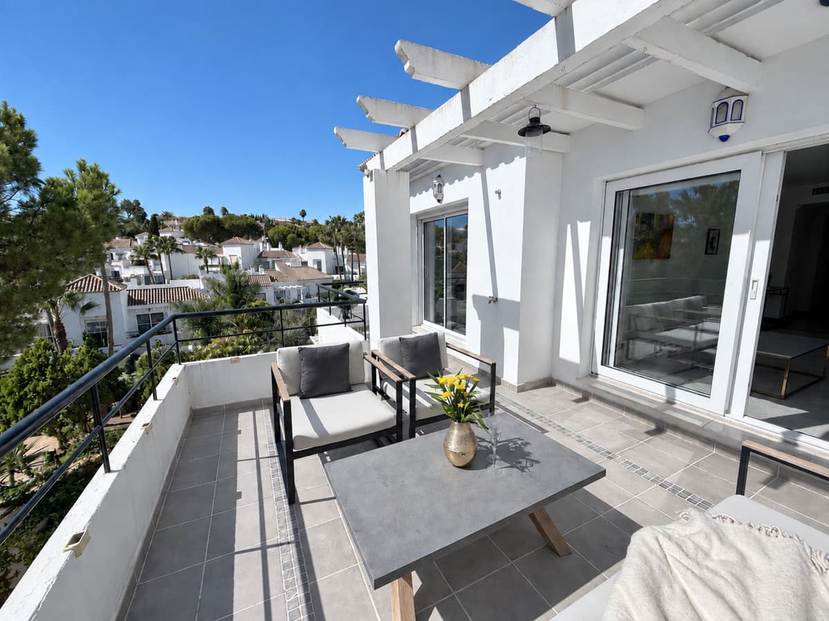 Top Floor Apartment in Nueva Andalucía — photo 1 of 10