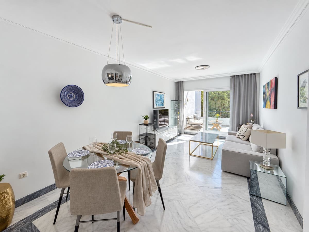 Top Floor Apartment in Nueva Andalucía — photo 3 of 10