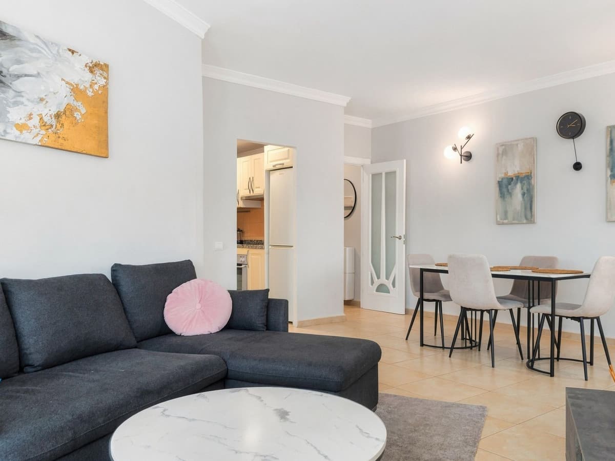 Middle Floor Apartment in La Colina — photo 8 of 10