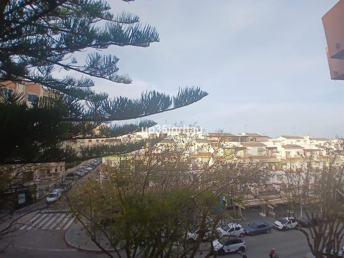Middle Floor Apartment in Estepona — photo 6 of 10