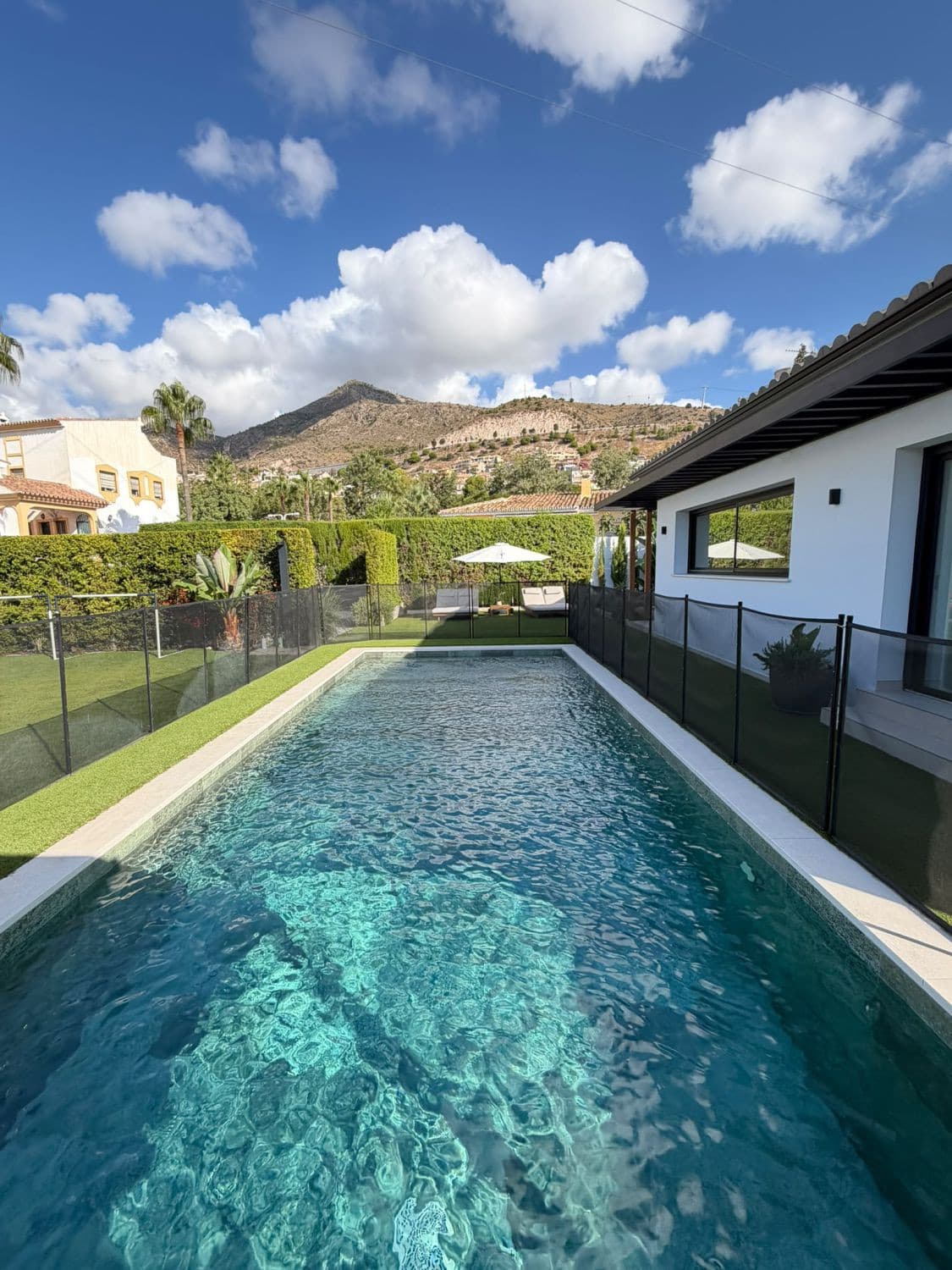 Detached Villa in Arroyo de la Miel — photo 1 of 10