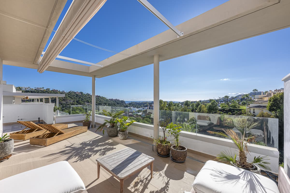 Penthouse Duplex in Benahavís — photo 1 of 10