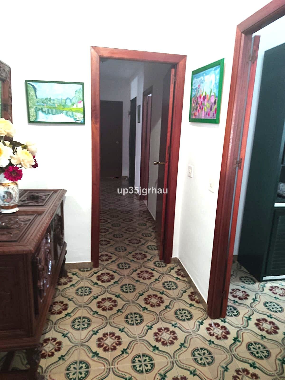 Top Floor Apartment in La Línea — photo 9 of 10