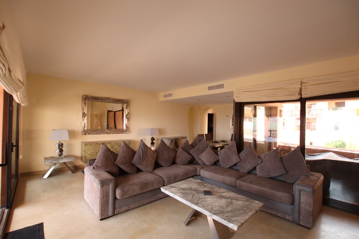 Penthouse in La Duquesa — photo 3 of 10