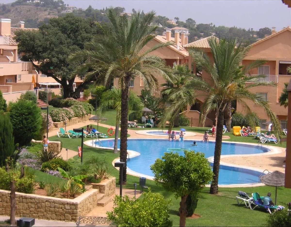 Ground Floor Apartment in Elviria — photo 2 of 10