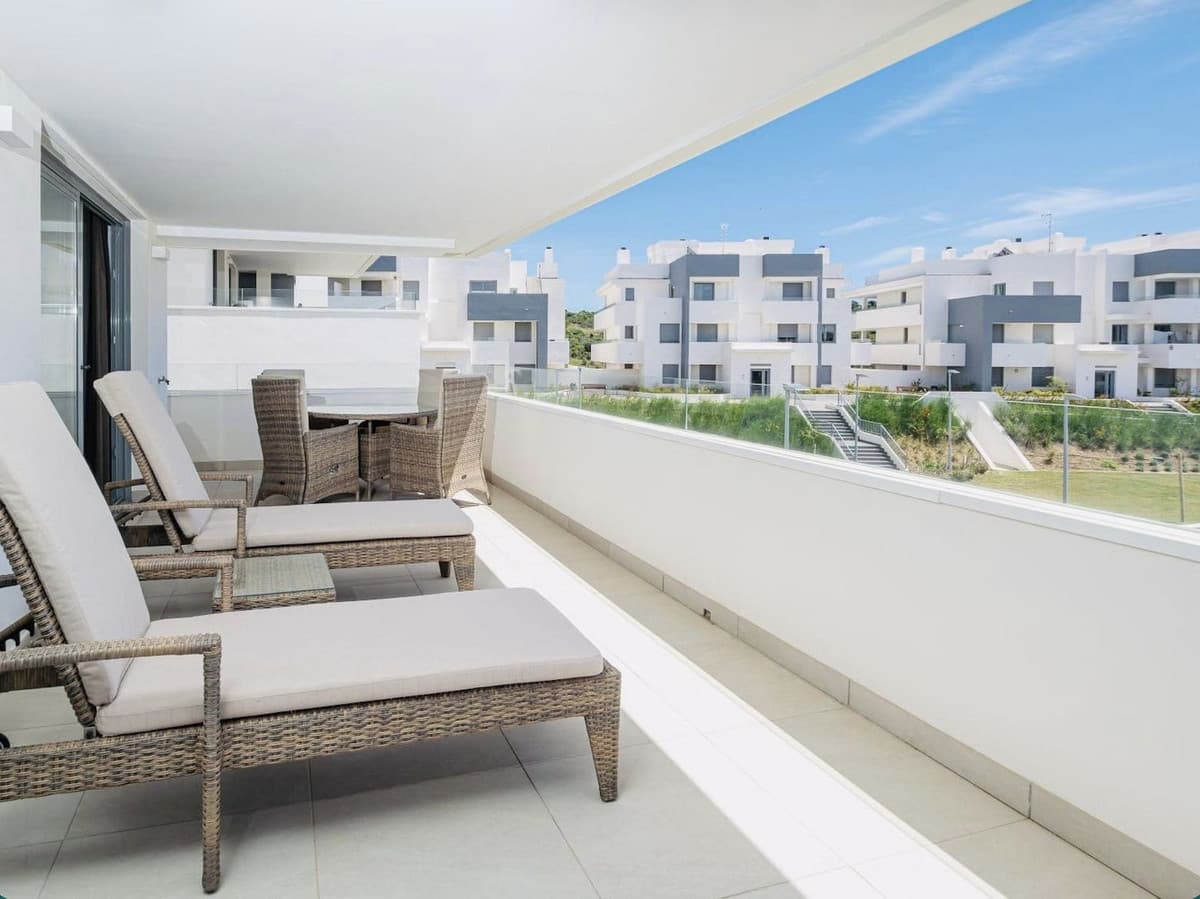 Middle Floor Apartment in Estepona — photo 7 of 10